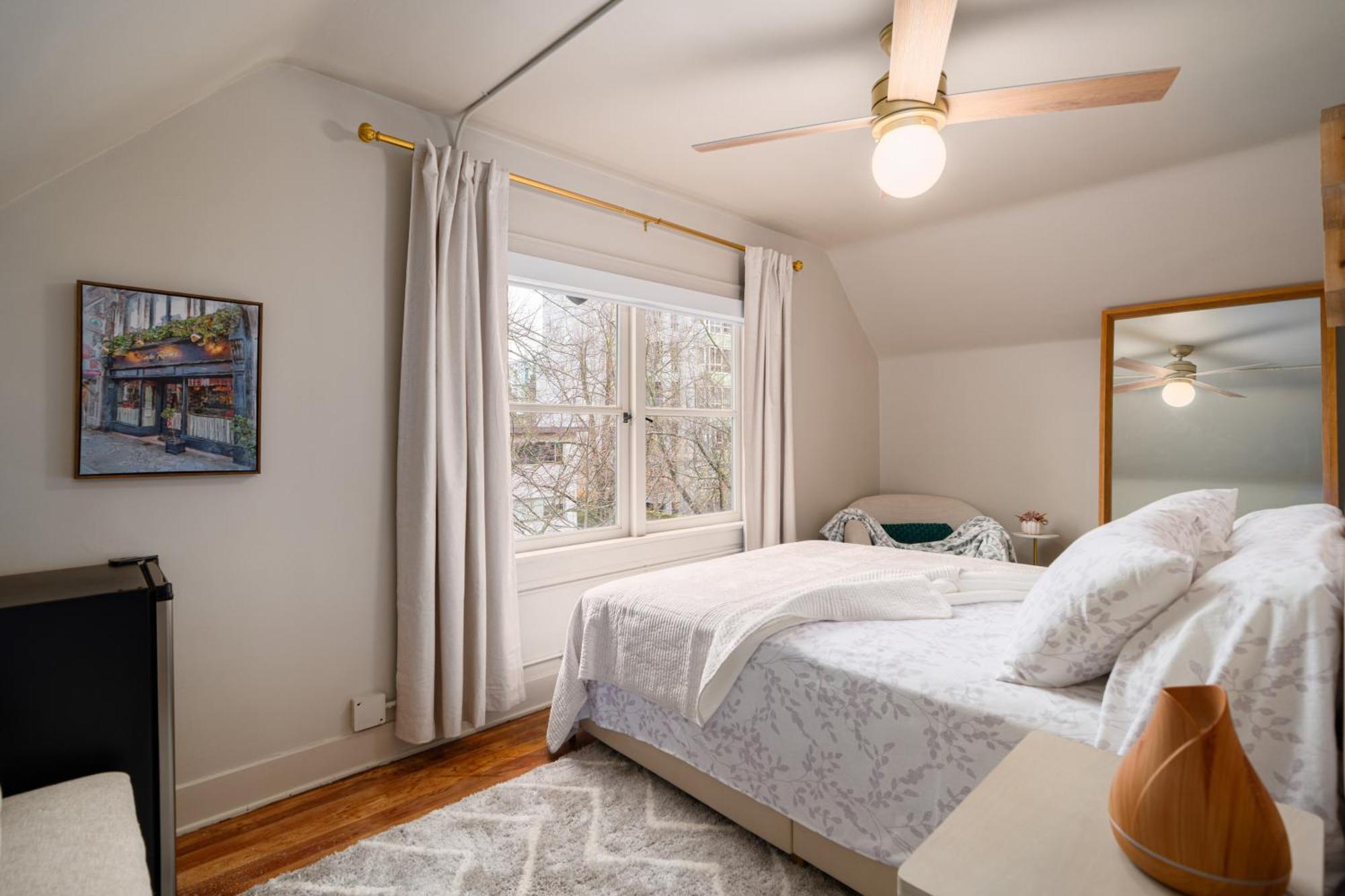 The Hunter House Bed And Breakfast Ванкувър Екстериор снимка