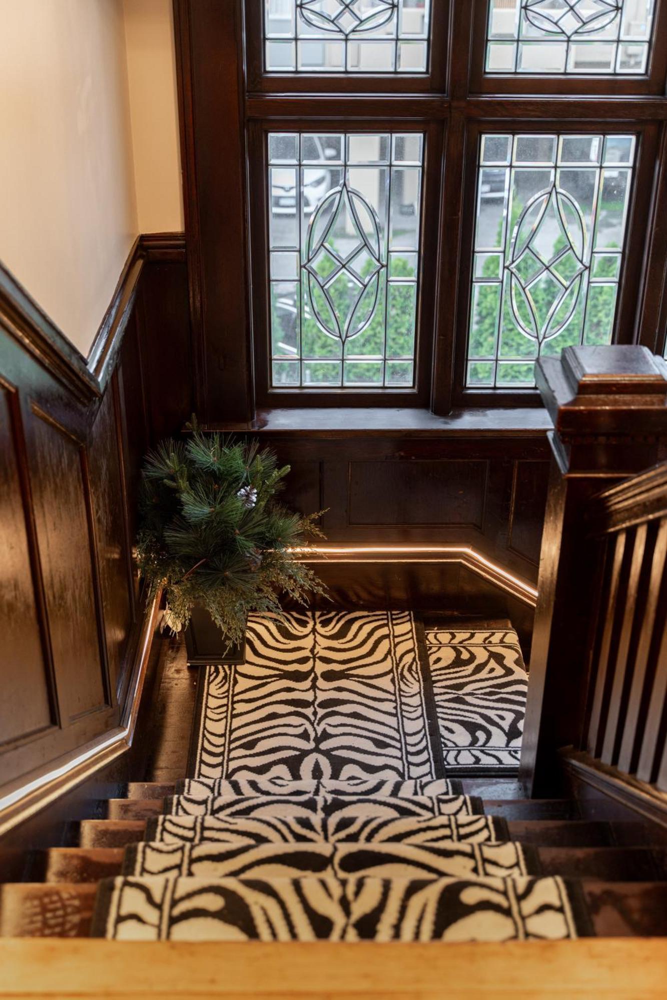 The Hunter House Bed And Breakfast Ванкувър Екстериор снимка