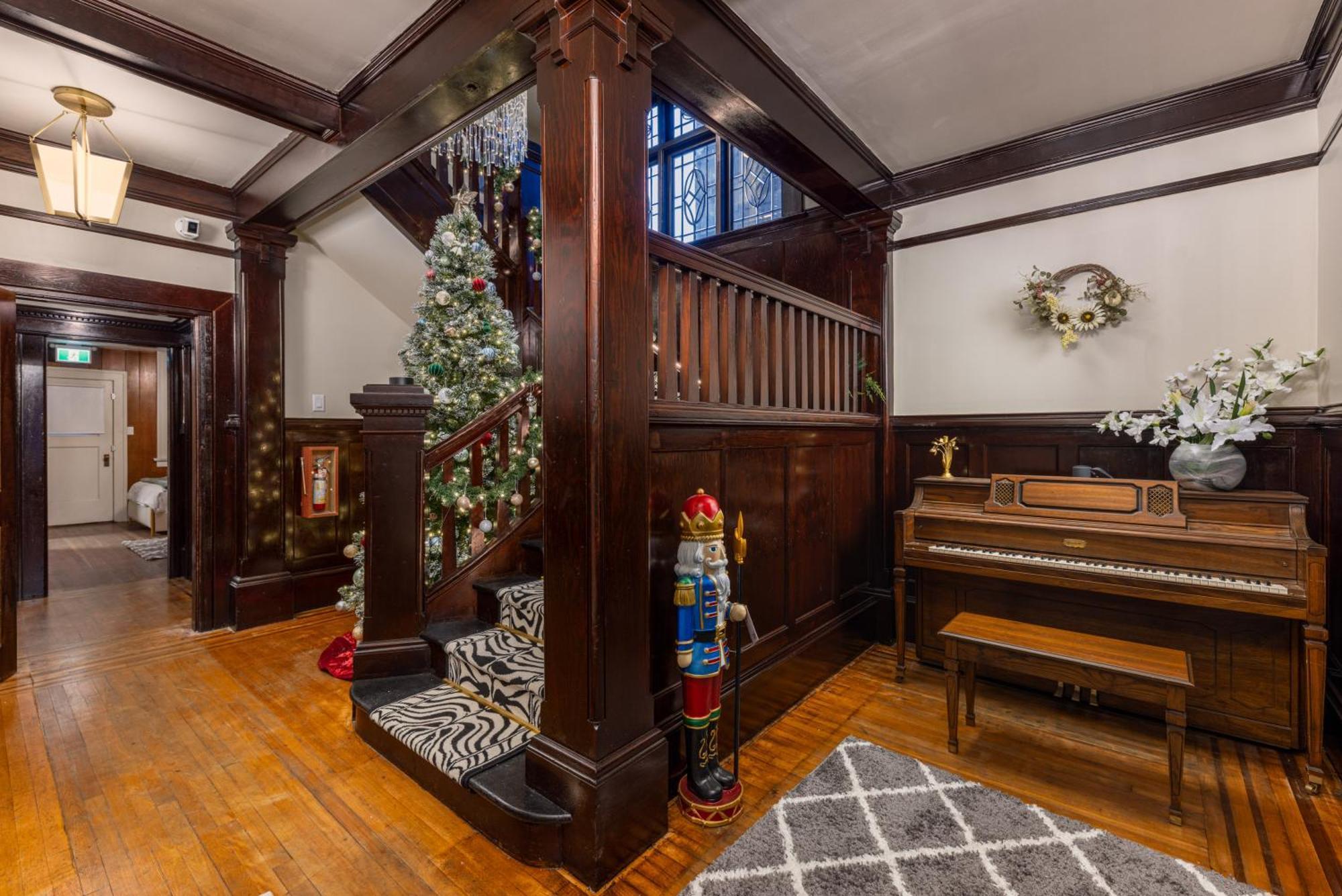 The Hunter House Bed And Breakfast Ванкувър Екстериор снимка