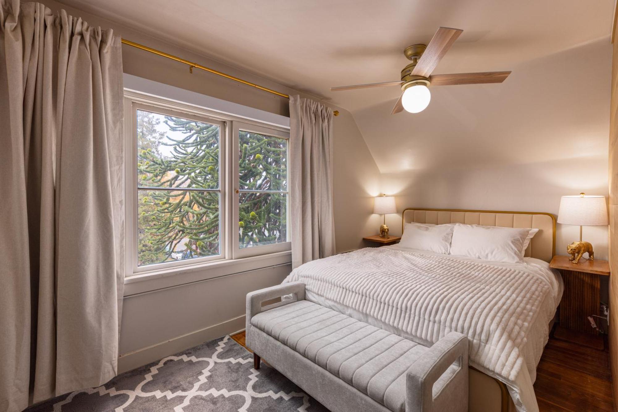 The Hunter House Bed And Breakfast Ванкувър Екстериор снимка